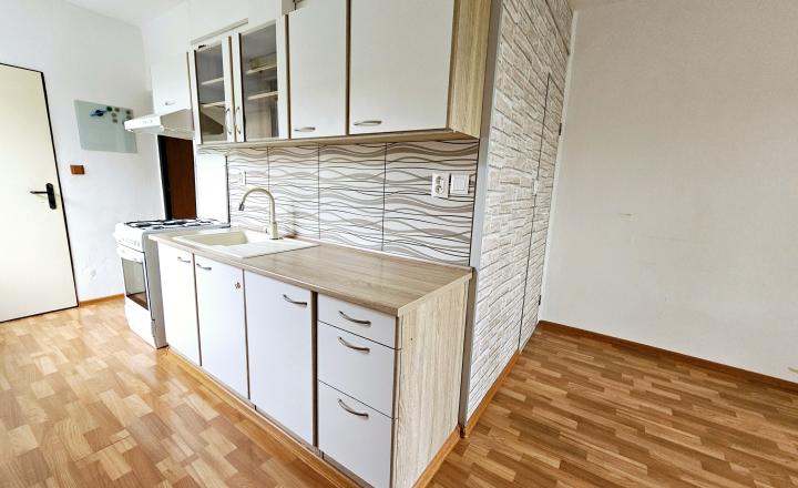 REZERVOVANÝ - Priestranný 3i byt vo vyhľadávanej lokalite - fotografia 3