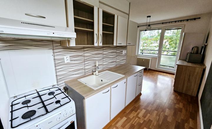 REZERVOVANÝ - Priestranný 3i byt vo vyhľadávanej lokalite - fotografia 5