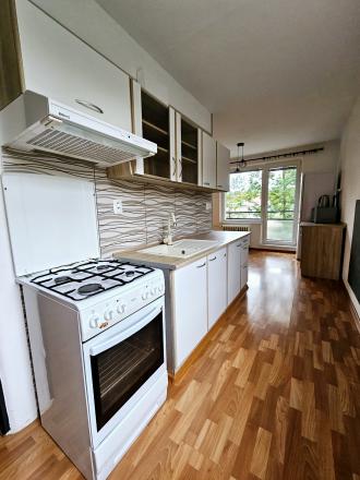 REZERVOVANÝ - Priestranný 3i byt vo vyhľadávanej lokalite - fotografia 4