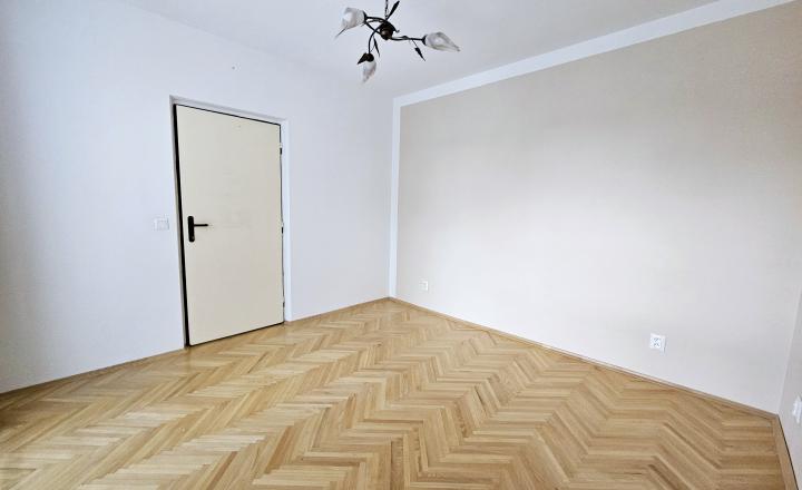 REZERVOVANÝ - Priestranný 3i byt vo vyhľadávanej lokalite - fotografia 10