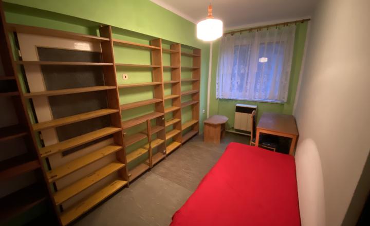 Priestranný 4i byt v Novej Bani s garážou a záhradkou - fotografia 12