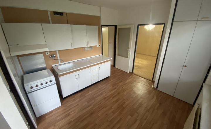 Rezervovaný 2-izbový byt vo Zvolene – Môťová, ideálny aj ako investícia - fotografia 1