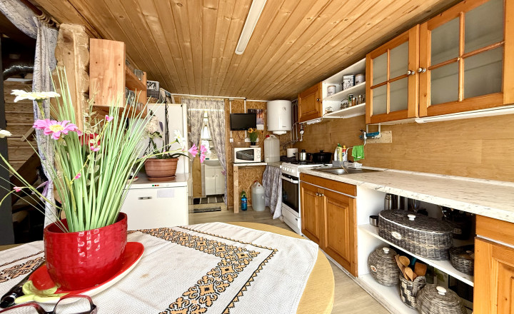 Na predaj útulná drevená chata v srdci Liptova - fotografia 10