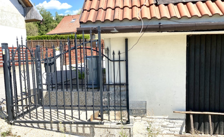 Rodinný dom v malebnom prostredí obce Trnavá Hora – Kľačany - fotografia 30