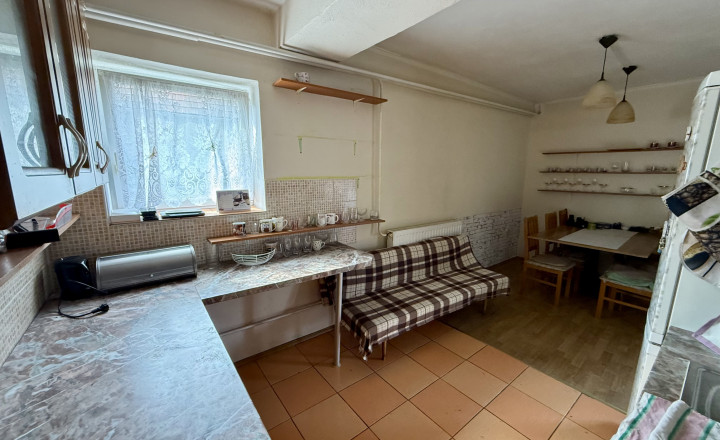 Priestraný rodinný dom v obci Veľká Lehota - fotografia 19