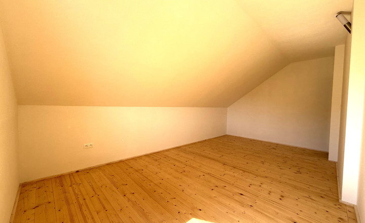 EXKLUZÍVNY REKREAČNÝ DOM NA PREDAJ - fotografia 12