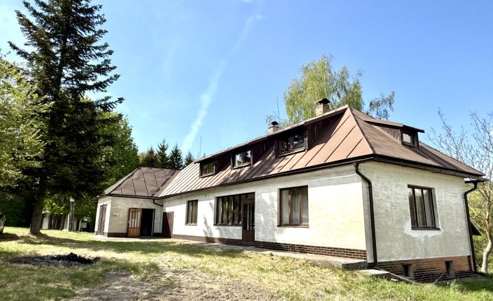 REZERVOVANÝ - Vidiecky dom s autentickým charakterom v srdci prírody - fotografia 35