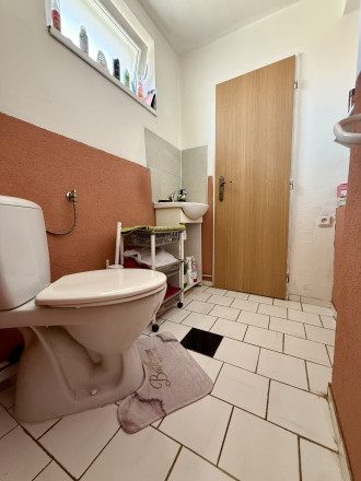 Veľký pozemok, nekonečné možnosti využitia - dom v Modranoch - fotografia 15