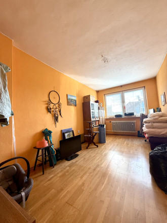 REZERVOVANÝ - Priestranný rodinný dom na slnečnom pozemku 2 170 m² - fotografia 14