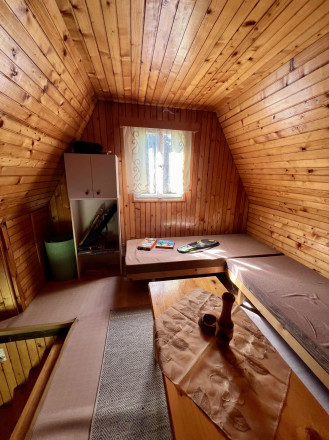Útulná záhradná chatka s udržiavanou záhradou vo Zvolene - fotografia 5