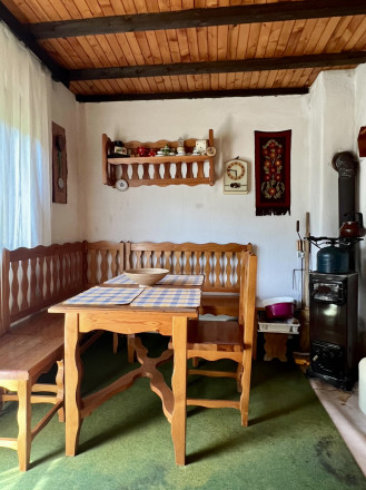 Útulná záhradná chatka s udržiavanou záhradou vo Zvolene - fotografia 8