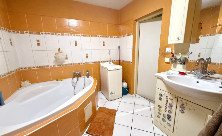 Rodinný dom v srdci Starých Hôr – bývanie, relax, investícia - fotografia 4
