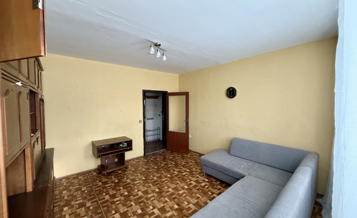 Pôvodný 2i byt v centre mesta Nová Baňa - fotografia 3