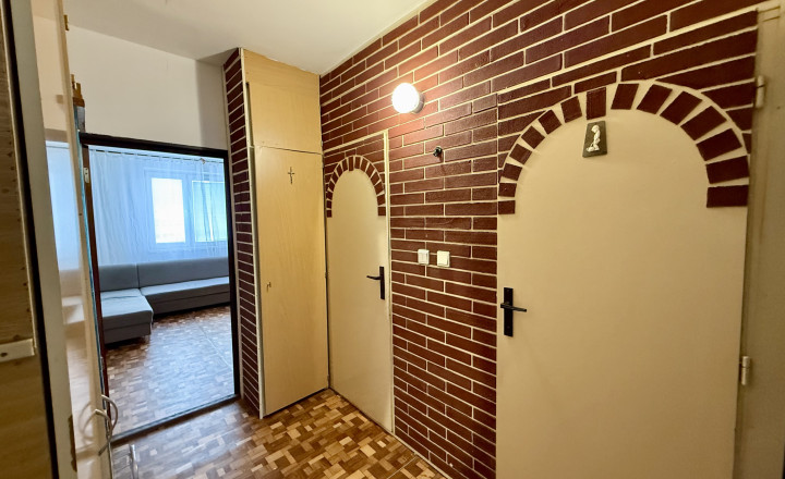Pôvodný 2i byt v centre mesta Nová Baňa - fotografia 11