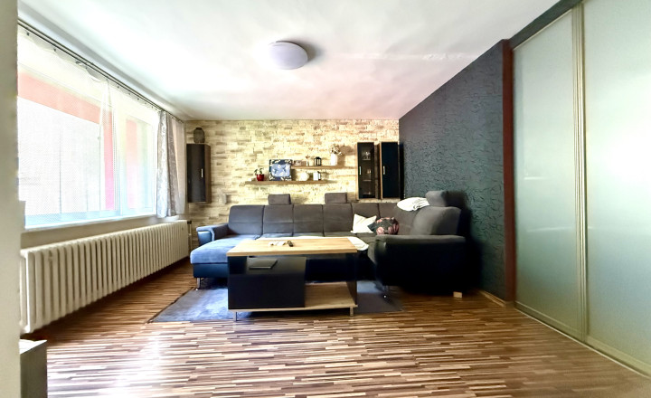 Veľkorysý rodinný dom s pozemkom 1 345 m² - fotografia 3