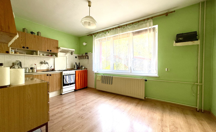 Veľkorysý rodinný dom s pozemkom 1 345 m² - fotografia 19