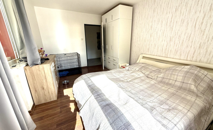 Veľkorysý rodinný dom s pozemkom 1 345 m² - fotografia 10