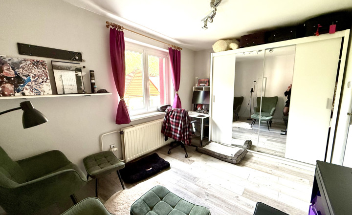 Veľkorysý rodinný dom s pozemkom 1 345 m² - fotografia 13