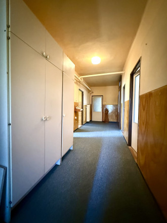 Veľkorysý dom so slnečným pozemkom v Badíne - fotografia 12