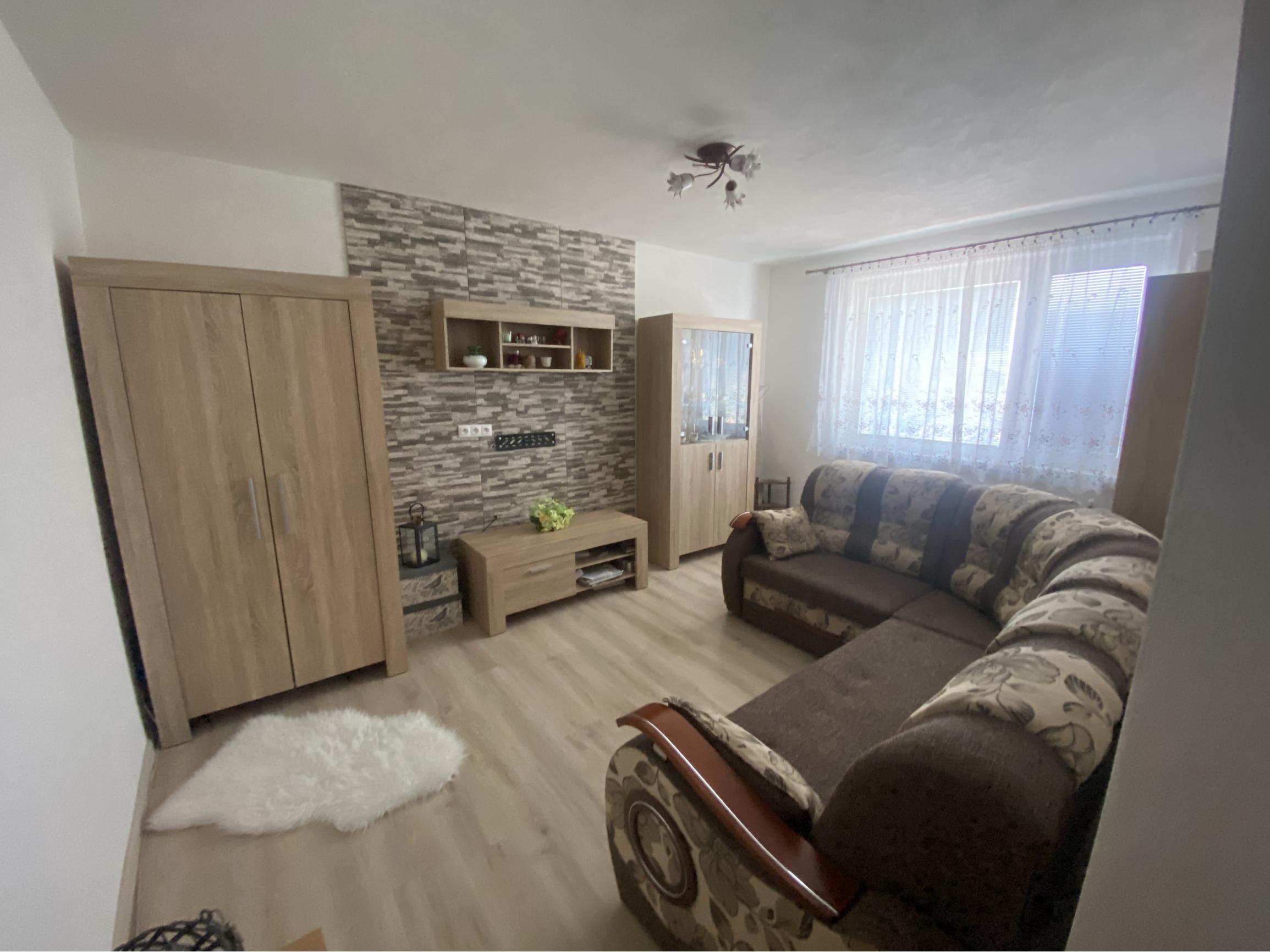 2i byt 3 minúty od Levíc