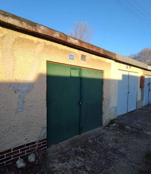 Garáž na predaj v Handlovej