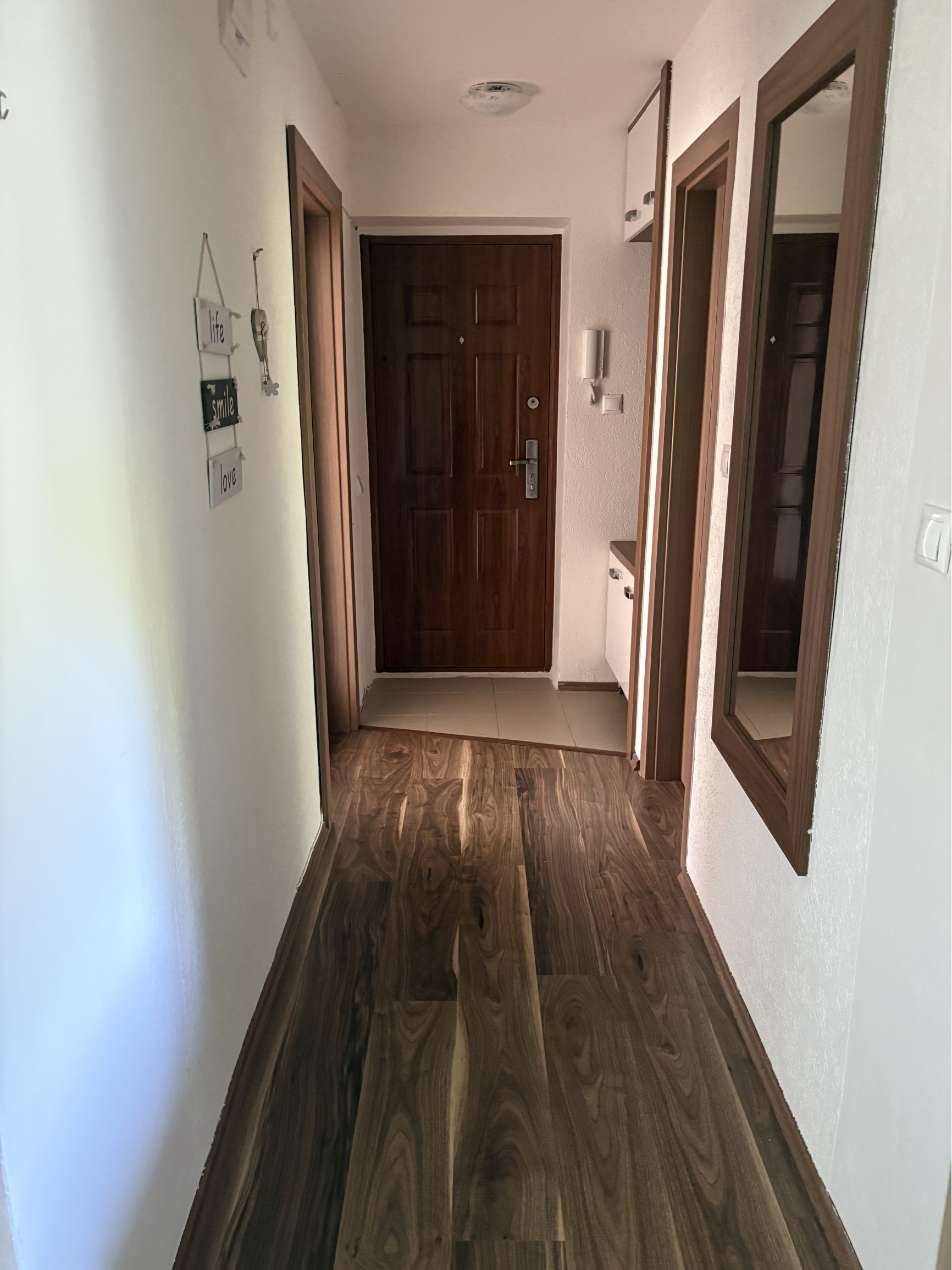 REZERVOVANÝ - NA PRENÁJOM - zrekonštruovaný 2 izbový byt v Handlovej