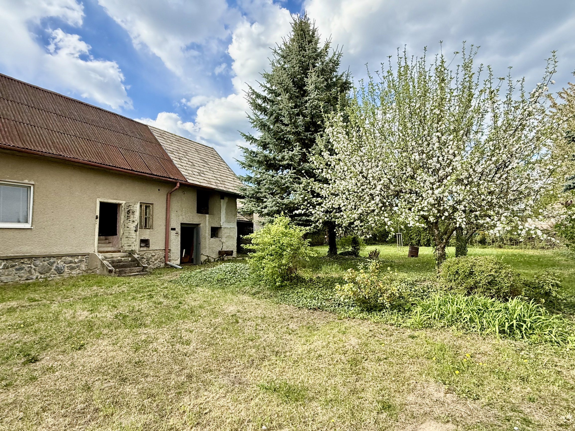 Rodinný dom Divín, Ružiná - pokoj, súkromie a voda na dosah